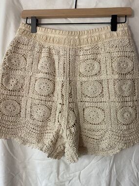 Rebellion Crochet Lined Ivory Shorts Sz Lg